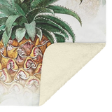 Pineapple_blanket_V_Blanket_Sherpa_Mockup.png